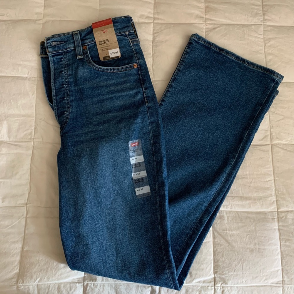 Brand New Levi Woman Ribcage Bootcut Jean